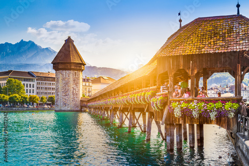 Historic town of Luzern with Chapel Bridge at sunset, Switzerland Tableau sur Toile