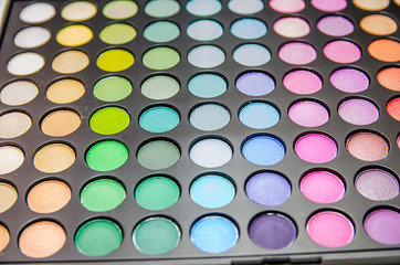 Colorful eyeshadow palette