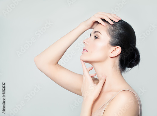 Plakat Zdrowa kobieta z naturalnym makijażem