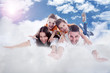 Familie fliegt über den Wolken Porträt