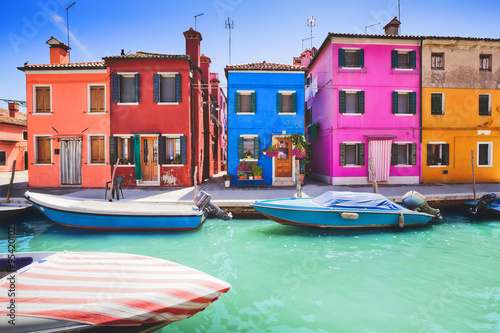 Fotomural Colourful facade on Burano, province of Venice