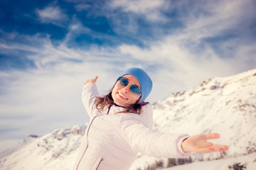 Canvas Print - Freedom winter mountain woman