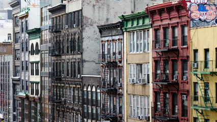 Fototapete - Colorful Buildings Line a Block in Chinatown, New York City