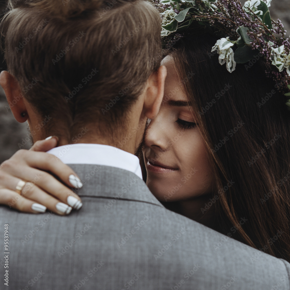 Obraz na płótnie beautiful fabulous happy  bride with bouquet and wreath and styl w salonie
