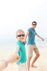 Canvas Print - family at the beach