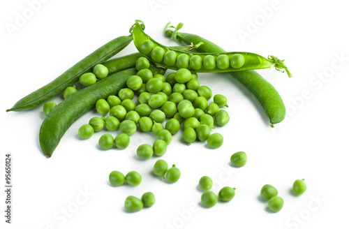 Fotomural green pea pod, green peas, white background
