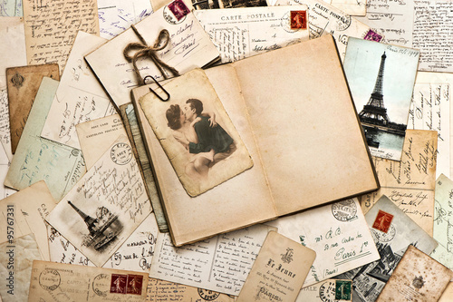 Cuadros en Lienzo old papers, french post cards and open diary book