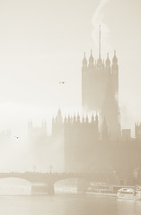 Fototapete - Heavy fog hits London