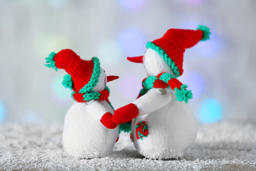 Sticker - Cute snowmen on Christmas background