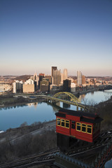 Fototapete - Trolley in Pittsburgh
