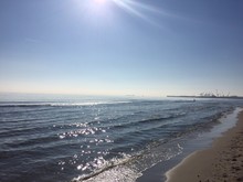 La Playa En Un Día Soleado