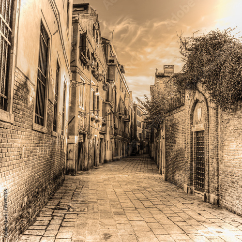 18 543 Street Old Alleyway Wall Murals Canvas Prints Stickers Wallsheaven