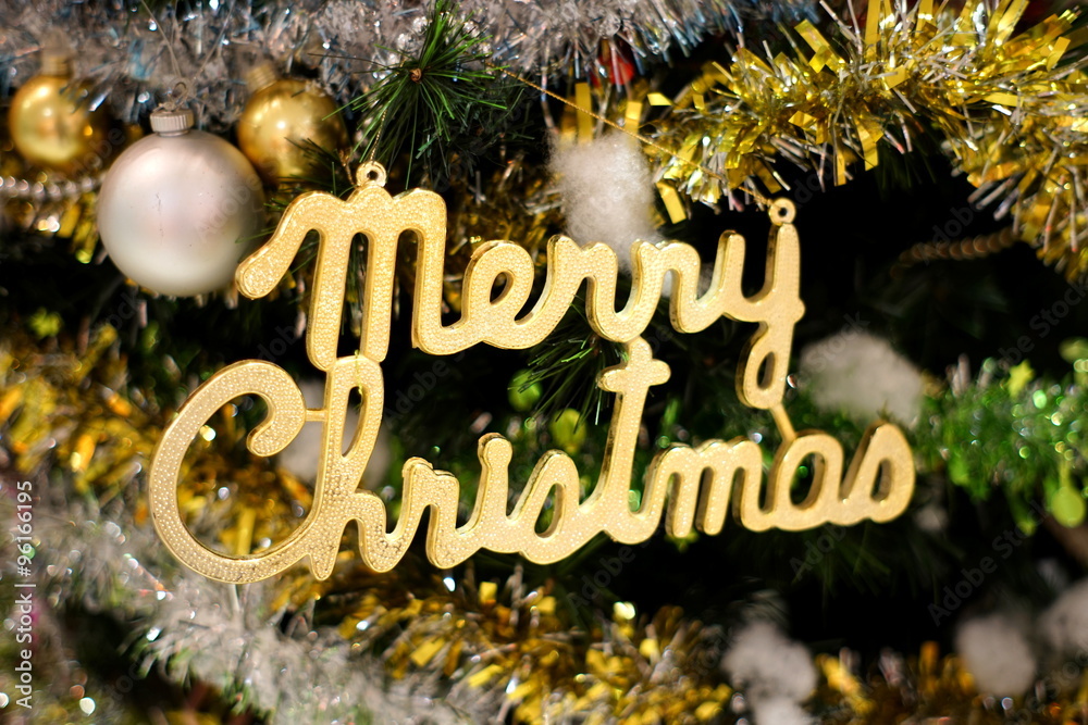 Merry Christmas signs and Christmas tree - メリークリスマスの文字