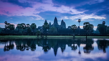 Fototapete - Angkor Wat - famous Cambodian landmark - on sunset. Siem Reap, Cambodia