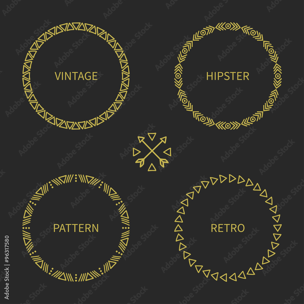 Vector de Stock Set of gold hand drawn ethnic arrows frame. Doodles ...