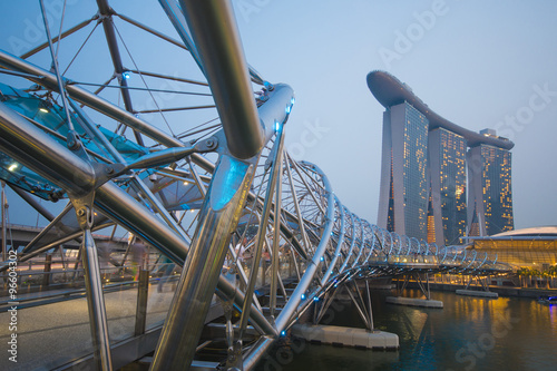 Photo MARINA BAY SANDS, SINGAPORE OCTOBER 12, 2015: The Helix Bridge i