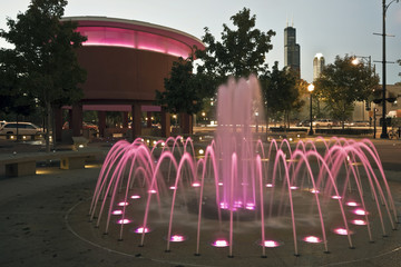 Fototapete - Fountain at UIC campus