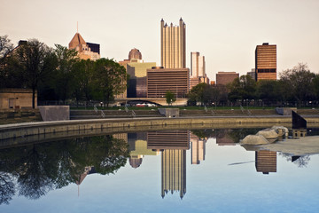 Fototapete - Downtown Pittsburgh reflected