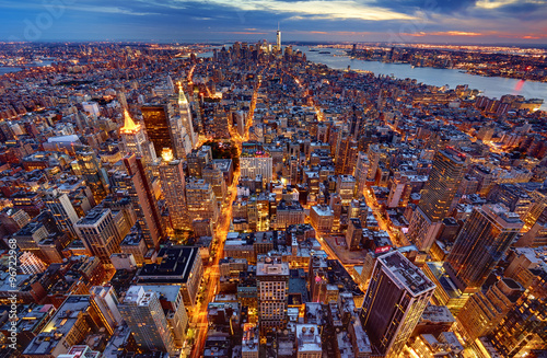 Fototapeta na wymiar Manhattan Skyline bei Nacht 3