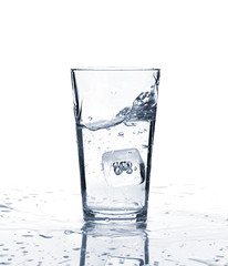 Sticker - Glass of water with ice