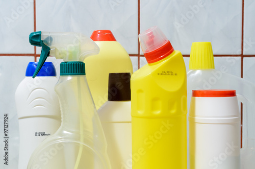 Fotografía some of cleaning products ready to clean up kitchen or toilet