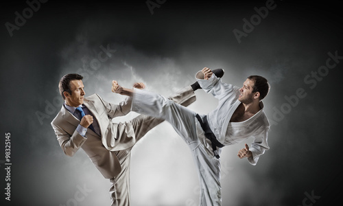 Dekoracja na wymiar  karate-man-w-bialym-kimino