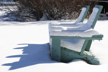 Wall Mural - Nature: Snow - 2 blue chairs in the snow by Lake Tahoe