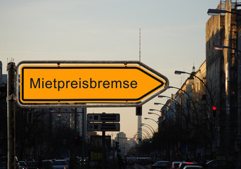 Strassenschild 37 - Mietpreisbremse