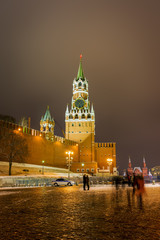 Wall Mural - Spasskaya tower of Kremlin in red square, night view. Moscow, Russia