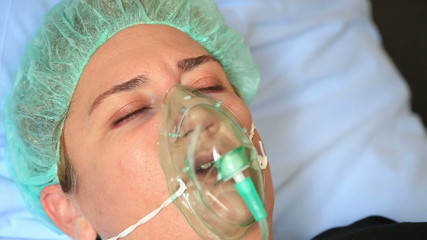 patient with oxygen mask