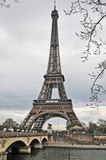 Fototapeta  - Parigi, la Tour Eiffel in Autunno