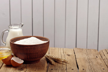 Poster - Flour in a clay bowl