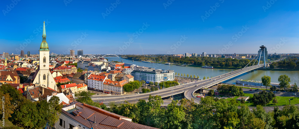 Obraz na płótnie Skyline panorama of Bratislava, Slovakia w salonie