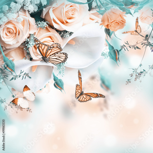 Naklejka na drzwi Bouquet for the bride of yellow roses and white calla lilies, butterfly.