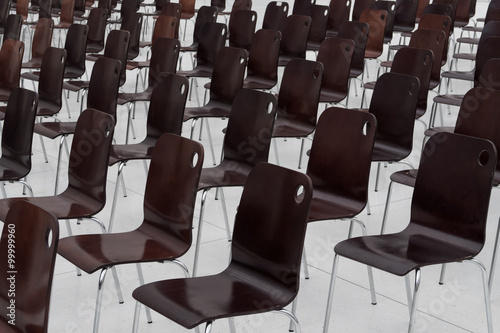 empty chairs in a row Poster Mural XXL