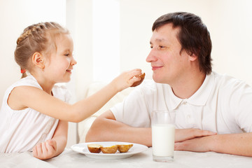 Poster - Child with father have a breakfast