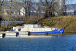 Motoryacht im Donauhafen