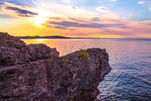 Northern Beauty. Sunset Along The Shores Of Presque Isle Park In Marquette, Michigan. This Beautiful Park Is Located In The Heart Of Marquette. The Upper Peninsula's Largest City.