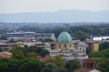 Blick vom Torre Guinigi auf Santuario di San Gemma