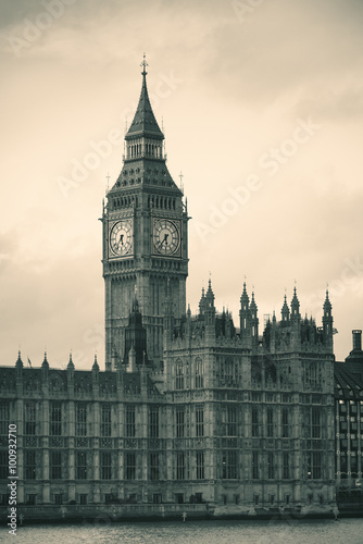 Naklejka na szafę House of Parliament