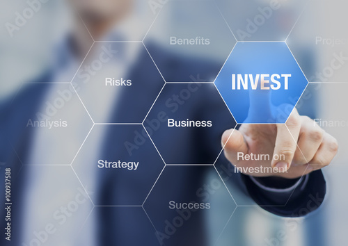 Fotografía Teacher presenting investment strategy to become a successful bu