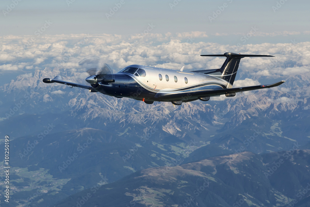 Single turboprop aircraft, landing aircraft Stock Photo | Adobe Stock