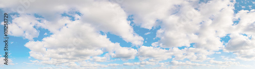 Naklejka ścienna Panoramic shot of a beautiful cloudy sky