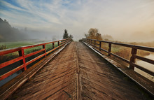 Drewniany Most Nad Rzeką