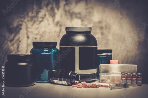 Fotografia Bodybuilding nutrition supplements and chemistry