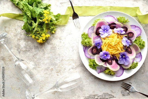 紫色の大根サラダと菜の花の花束stock Photo Adobe Stock