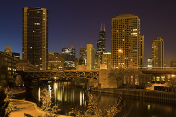 Fototapete - Chicago River and city skyscrapers