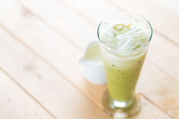 iced matcha latte