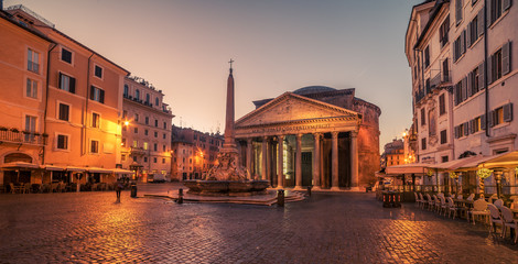 Fototapete - Rome, Italy: The Pantheon in the sunrise