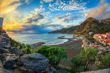 sonnenuntergang über ribeira brava